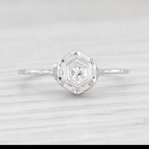 Vintage Art Deco Diamond 18k White Gold  Ring